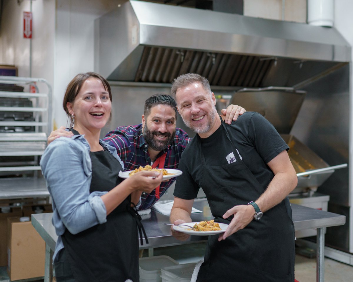 CIRESCommunity's tweet image. We&apos;re excited to join the Plenty of Plates event hosted by @abetterlifevan on June 26th! With less than a month to go, our ED and the CIRES team are ready to serve up delicious meals and support our community. 🙌 #CommunitySupport #CIRES #PlentyOfPlates