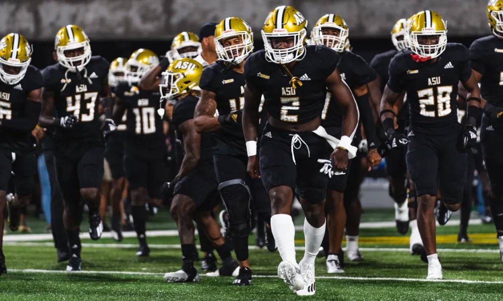 KuykendallJb's tweet photo. Thanks again to the Coastal Carolina Staff and Coaches for giving me an opportunity. After entering the portal, God has given me another opportunity to go BALL out at ALABAMA STATE UNIVERSITY ⚫️🟡!!!Thank you for believing in me @CoachDABrown, @Coach_Jlew and @BamaStateFB staff. https://t.co/C6CQHC6Ixf