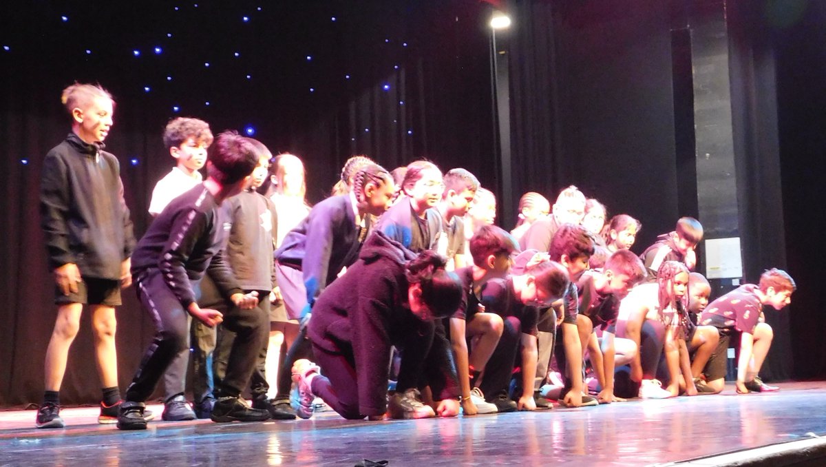 Hillingdon_PS's tweet photo. What a fantastic opportunity for our #Year5 dance troupe, who had the chance to perform their #haka @BeckTheatre yesterday with other #London @ElliotSchools as part of @RoyalOperaHouse #createanddance festival. https://t.co/mrw8xBqK88