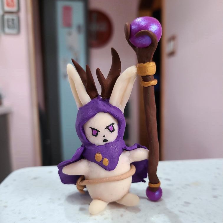 UnstableGamesHQ's tweet image. Marveling at this clay masterpiece! ✨
📸: @‌alisonheikkila
🎲: Here To Slay

unstablegames.com/collections/he…
____________________
#unstablegames #heretoslay #boardgamegeek #bgg #tabletopgames #gamenight #boardgames #art #clayart #artist