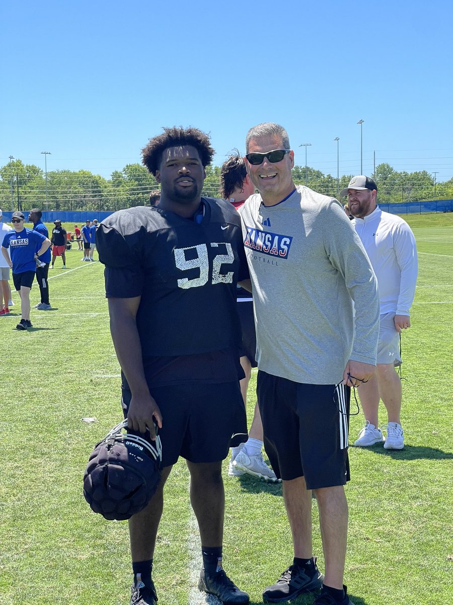 louie_jones91's tweet photo. Had a Great time Camping with the Jayhawks today‼️ @CoachPanagos @CoachOnatolu  @CoachLeipold @Waleed_Gaines @CoachLeeBlank @doranj17 @1BroncoFootball @RecruitMustang @TheCoachStrick @KU_Football https://t.co/7uZzTkzADj