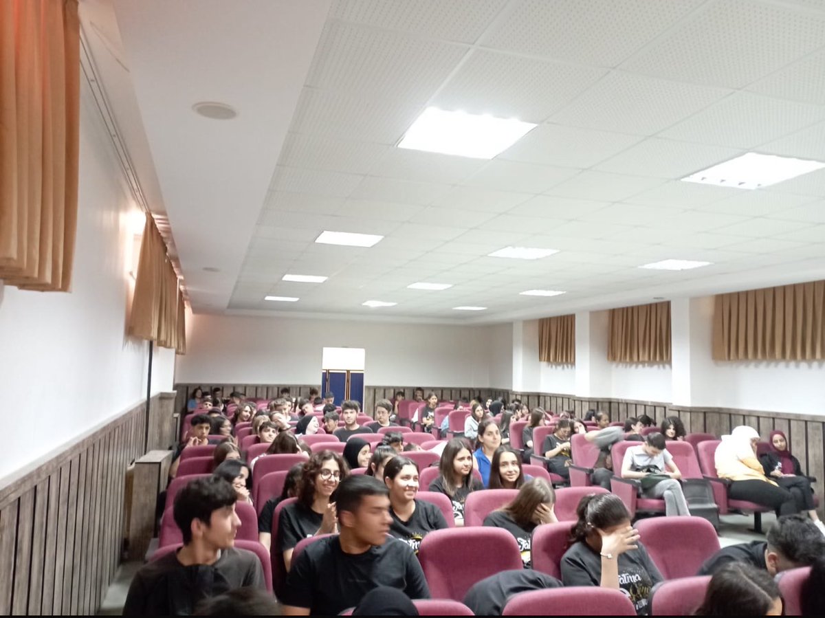 Eco_Famtal's tweet photo. Erasmus+ projemiz kapsamında yaygınlaştırma faaliyeti olarak "5 HAZİRAN DÜNYA ÇEVRE GÜNÜ ”  kapsamında  Mersin Üniversitesi  Dr. Bilal ÖZAY tarafından iklim değişikliği ve çevre eğitimi bilinçlendirme çalışmaları gerçekleştirildi. 
@ulusalajans 
@MezitliMEM 
@MezitliFamtal https://t.co/1bTdqW9Fto