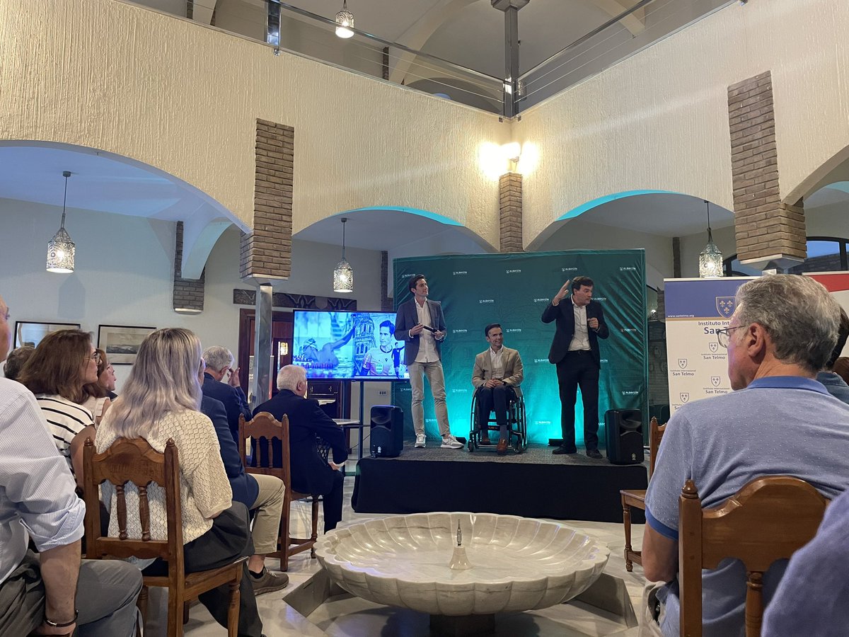 jaime_morente's tweet photo. Agradecer a @MunueraMontero la invitación al evento formativo de #Talentus:
Ejemplos de PERSEVERANCIA (Munuera Montero🙌🏽) y SUPERACIÓN (Paco Salinas🙌🏽)
Enhorabuena a la organización 🤝 https://t.co/ttH7wmdDHX