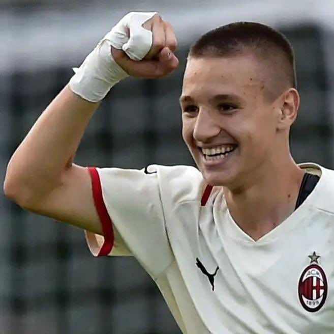 LP 🏄🏿‍♂️ tweet media