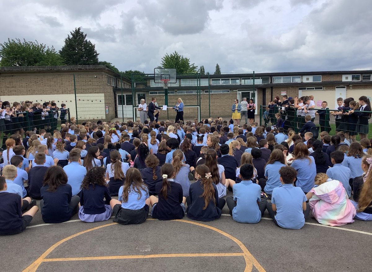 BrockworthNews's tweet photo. The perfect excuse for an outdoor assembly today as we celebrated the fantastic work of three more staff members as part of our #ModellingMindsets campaign! Congratulations Mrs Leaver, Miss Hopson and Mrs Driver @AETAcademies @ProjectHUK @vianclark @RobHughesHT #TeamBPA 🤩 https://t.co/XvcIvWaPNB