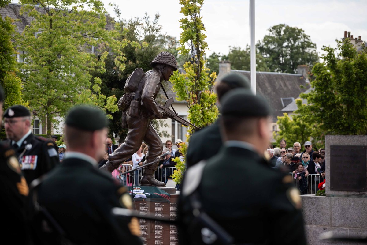 Moments to remember.

Today, we visited Bény-sur-Mer Canadian War Cemetery where more than 2,000 Canadians are buried. Many of them served with the 3rd Canadian Division on D-Day and during the Battle of Normandy.

🔗: ow.ly/bp8s50Sa6fO

#DDay80
#CanadaRemembers