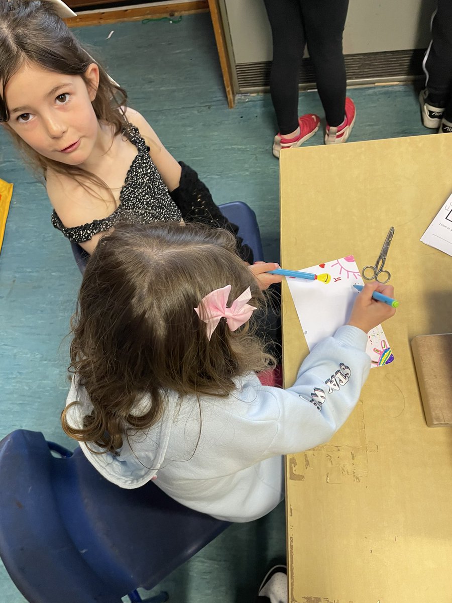 P2RHOMPS's tweet photo. We have been learning about persuasive language this term. We learned about bossy verbs and set to work making our own chocolate bars! We used bossy verbs to tell people to choose our chocolate bar. Stay tuned for our fantastic writing about our chocolate bars 👀 https://t.co/3qCFGhKyE9