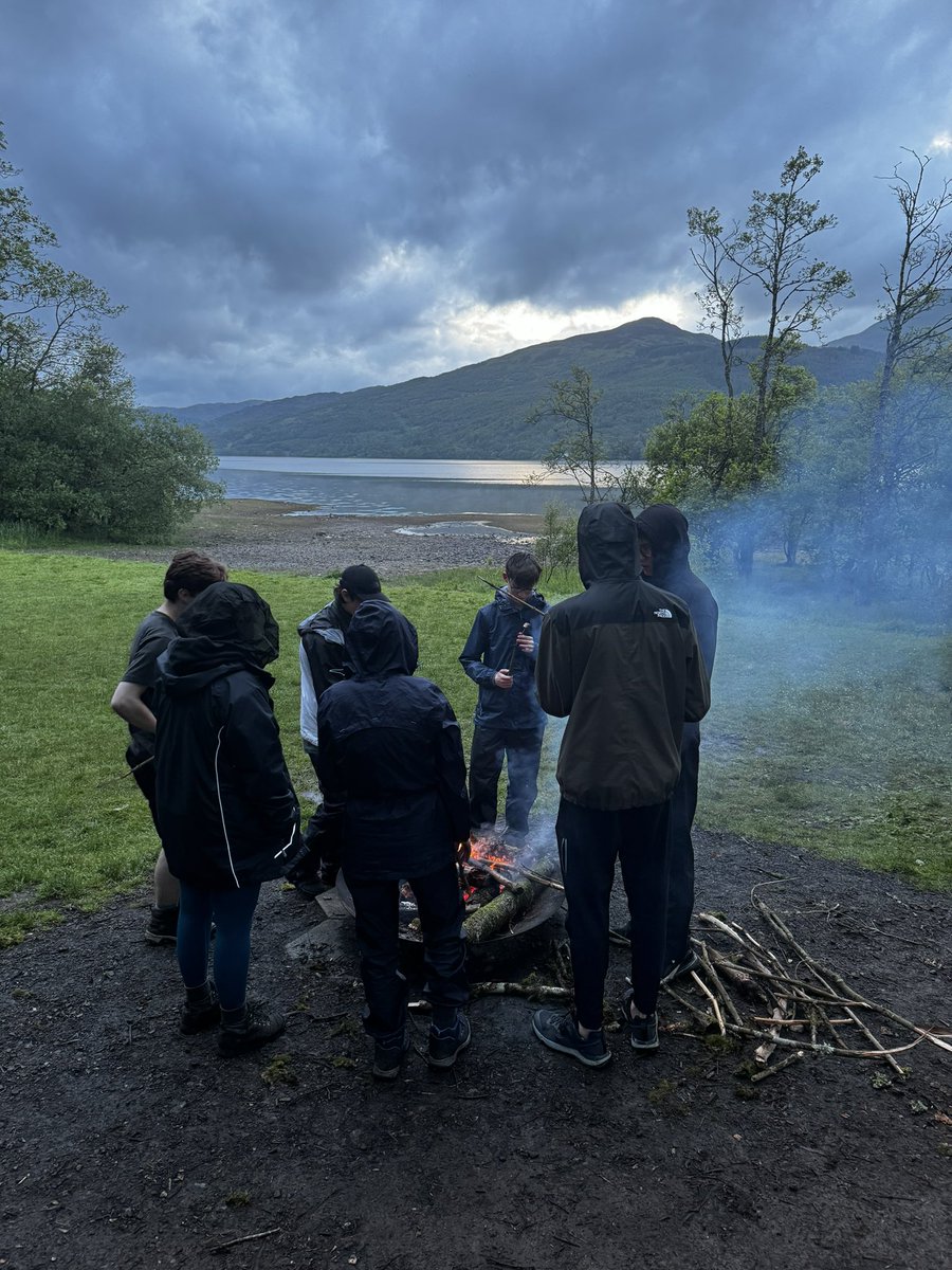 Mr Robertson tweet media