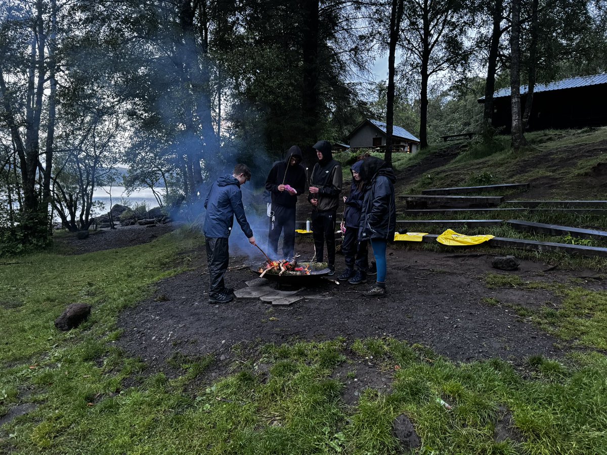 Mr Robertson tweet media