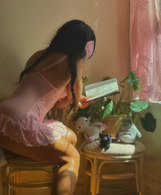 cute and subby <3 https://t.co/4tAoROg4g0