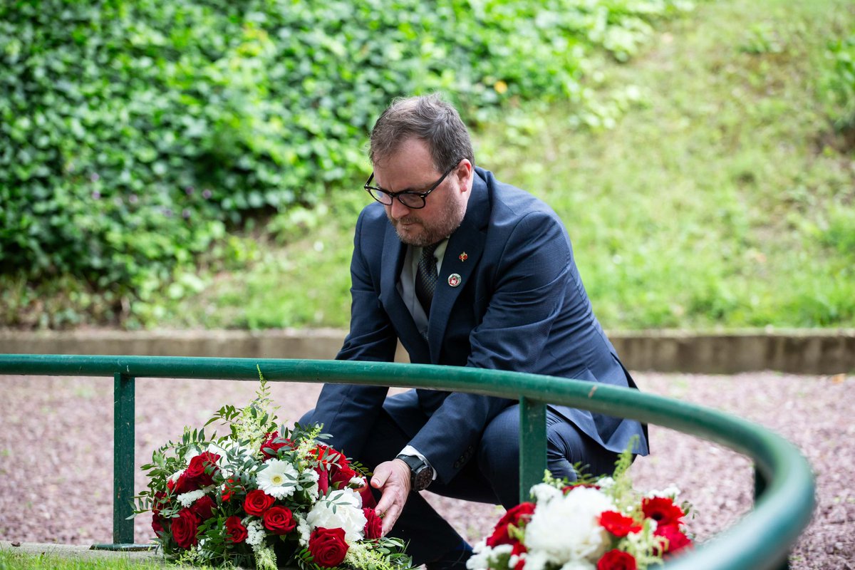 Fourteen thousand Canadians stormed Juno Beach on 6 June 1944. We share a responsibility to keep Veterans’ stories alive, to recognize the cost of war and honour their sacrifices. We will remember them. #DDay80