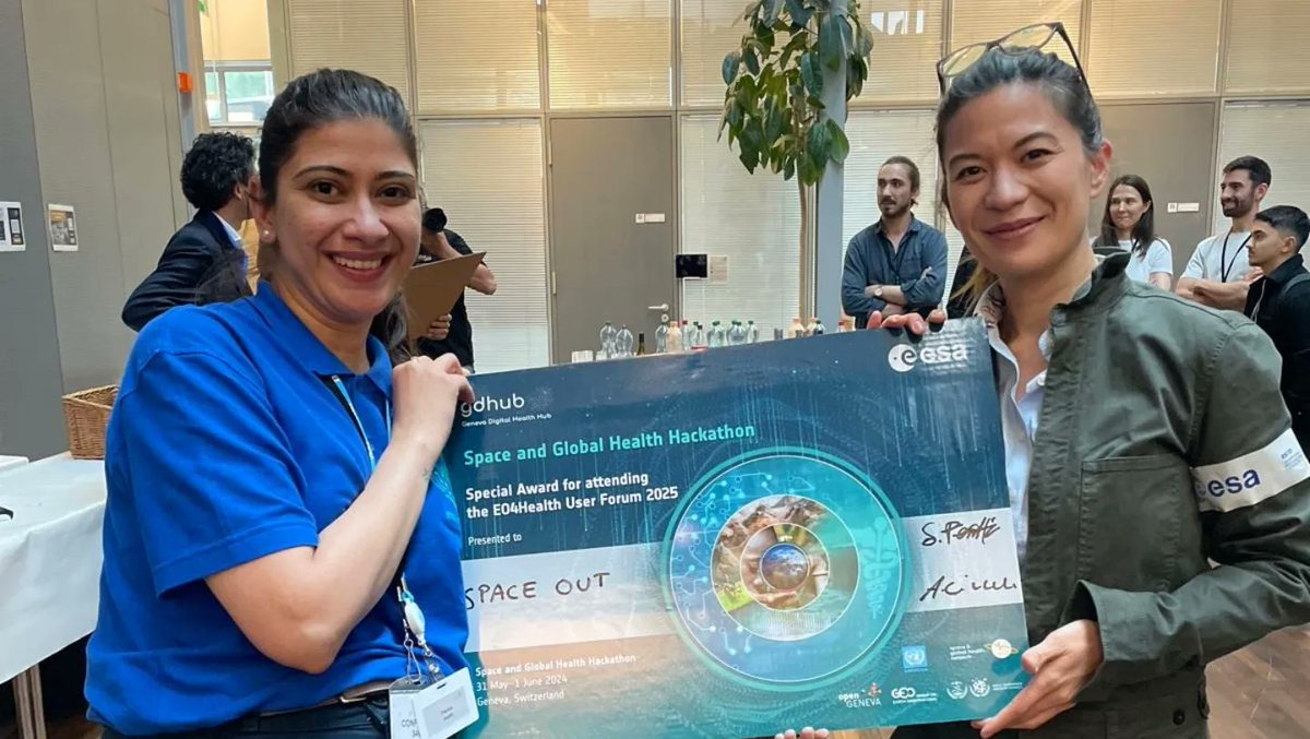Prenika_Anand's tweet image. What a Hackathon! Thank you @gdhub_gva and @esa for granting our work #Challenge4 the prestigious award to present at the TheEO4HealthForum 2025! Shout out to all our team, Dr Miriam Lee Burger and @mirana_michelle!
#astronaut #wellbeing
 @sconnectedness