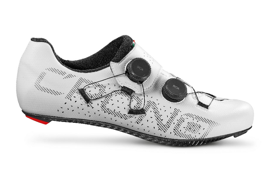 GizmoCycling's tweet photo. We are having a huge SALE on all CRONO Cycling Shoes.  At least 50% off.  Check it out #cronoshoes #gizmocycling 

CRONO Cycling Shoes Gaerne (https://t.co/W8gRPnBNTm) https://t.co/ENcUJ5Klxy