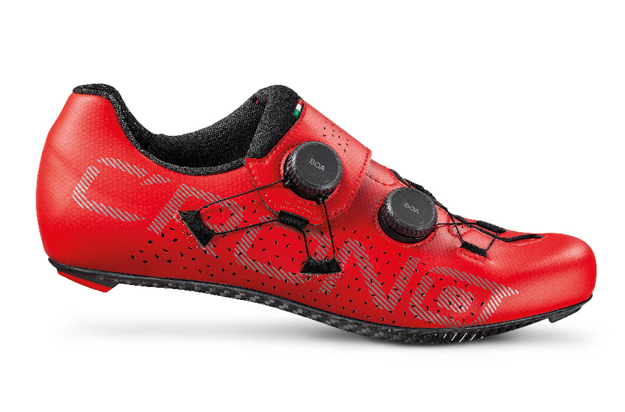 GizmoCycling's tweet photo. We are having a huge SALE on all CRONO Cycling Shoes.  At least 50% off.  Check it out #cronoshoes #gizmocycling 

CRONO Cycling Shoes Gaerne (https://t.co/W8gRPnBNTm) https://t.co/ENcUJ5Klxy