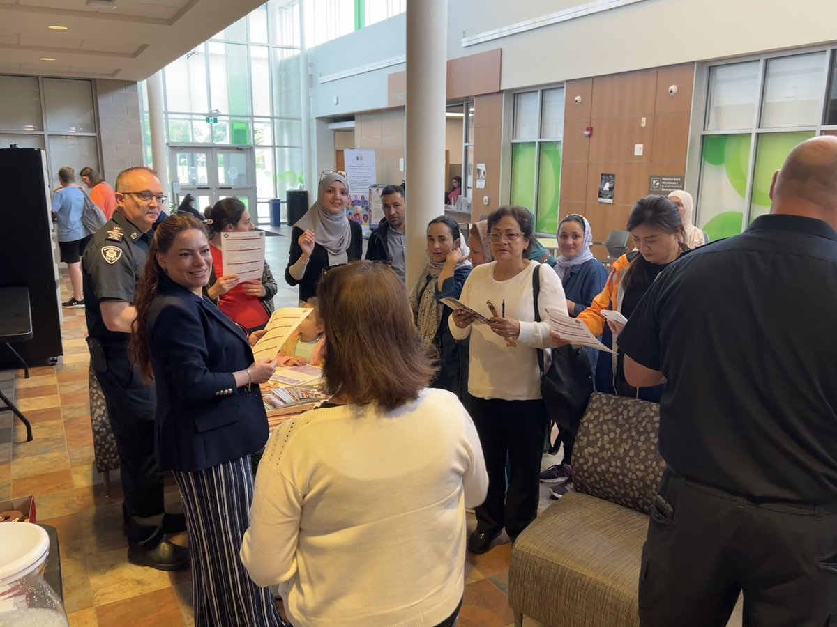 LdnOntFire's tweet photo. Thanks @CityofLdnOnt SLCC & @southlondonnrc for inviting us to ☕️ with a Newcomer last week! We met more than 60 newcomers to 🇨🇦 and were able to answer many important fire/life safety questions with the help of the settlement translators. Welcome to 🇨🇦, all! #pubedworks #ldnont https://t.co/yVaU2CWAfN