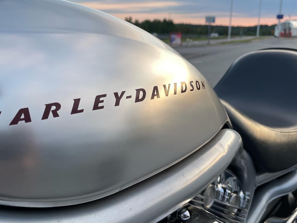 Mats_I_W's tweet photo. Börjar bli gammal… Men nått måste man ju åka på.. så varför inte testa en gammal Porsche😆.. Omväxling förnöjer… Lill jappsen får vara kvar.. Bra att ha när man vill åka kurvigt.. Detta lok svänger inte så gärna.. Men riktigt rolig när det går rakt fram… 😂 https://t.co/5ZoEO8WeFB