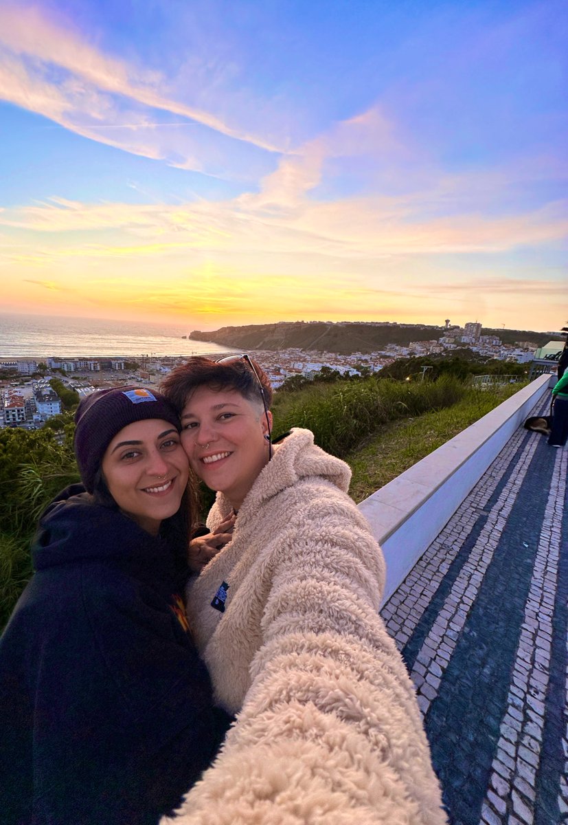 marinavribeiro7's tweet photo. Eu sou tão apaixonada por essa mulher. És a minha pessoa. 
🖤 you! https://t.co/Fgxamnyka5