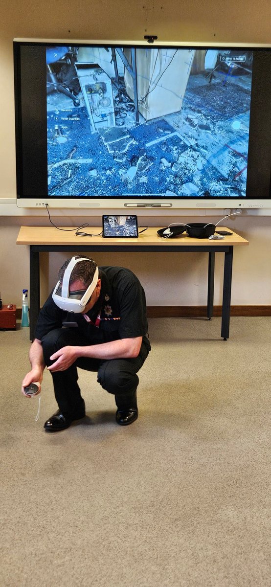 Outstanding collaborative working between <a href="/fire_scot/">Scottish Fire and Rescue Service</a>, <a href="/lrcfs/">Leverhulme Research Centre for Forensic Science</a>, Scottish Police Authority  Forensic Services and others at Portlethen Fire Training Centre today championing new methods of investigating fires &amp; crime and training our specialists. Well Done all involved 👏 👏