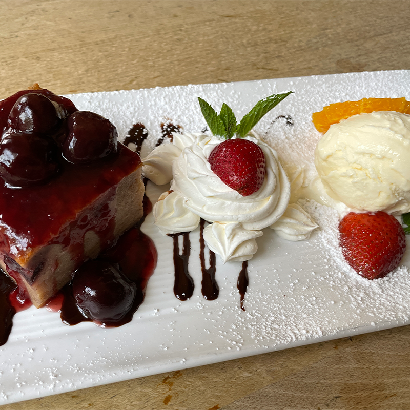 HofbrauhausLV's tweet photo. 🍽️✨ Check out what our 3-course meal could look like! Spinatsalat mit Erdbeeren, Münchner Spezialitäten Platte, and Hausgemachter Brotpudding “Schwarzwälder Art” await you at Hofbräuhaus Las Vegas until June 14. Support @threesquareLV ! #LVRestaurantWeek #DineOutDoGood https://t.co/KmHgWzKKQD