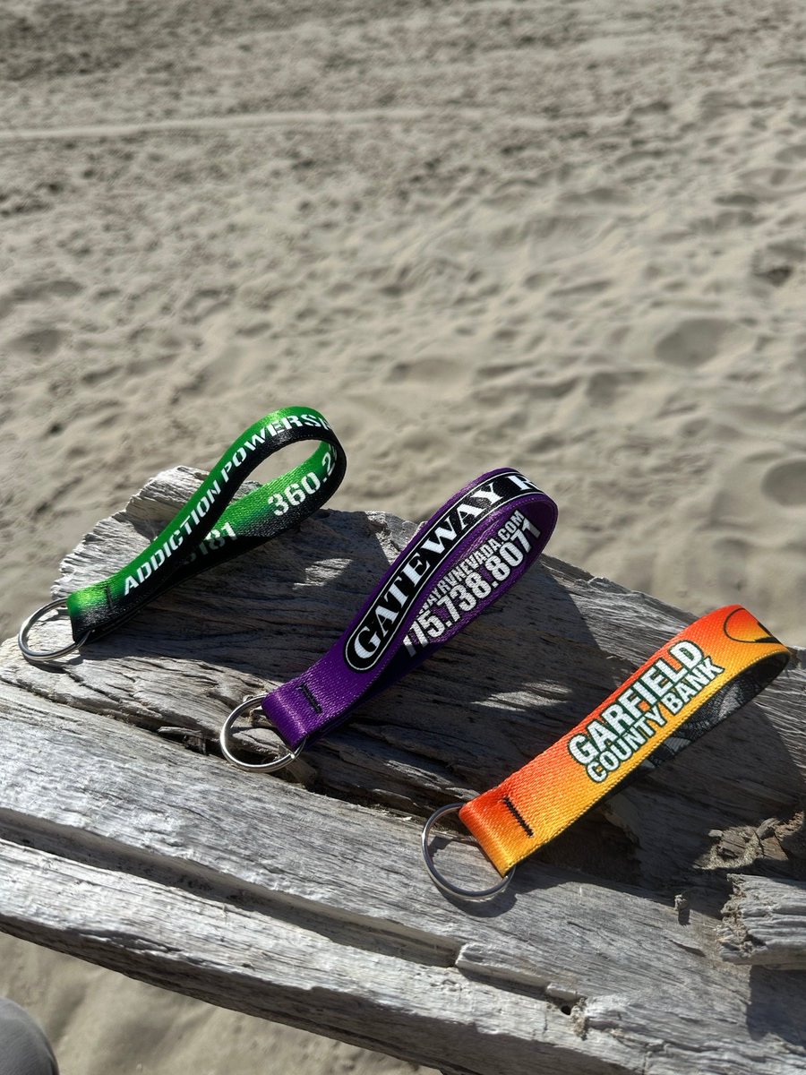 NWStraps's tweet image. 🌞🌊 Our custom key fobs are living the beach life! They’re durable, vibrant, and perfect for any adventure. Where would you take your key fob? Reply with your beach pics! #BeachLife #CustomKeyFobs #NWStraps #Branding #SummerFun