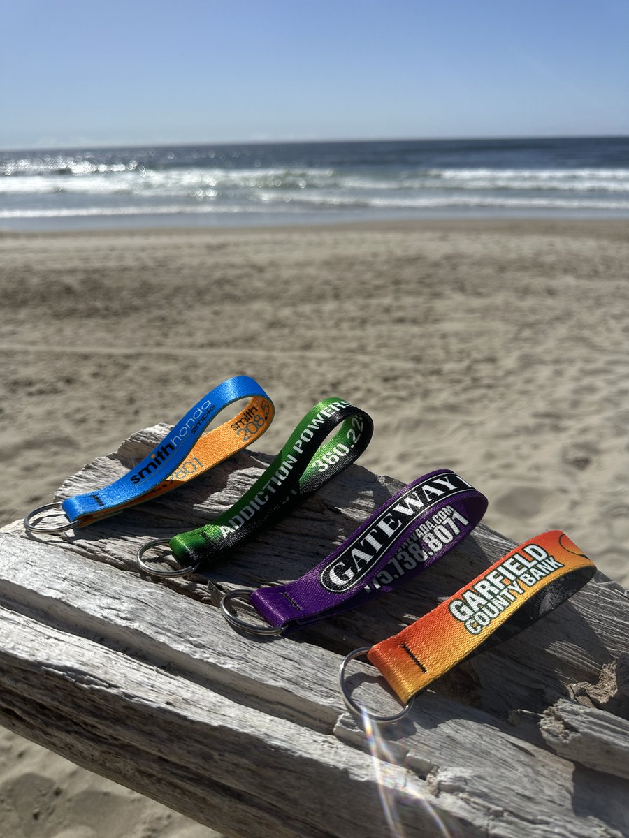 NWStraps's tweet image. 🌞🌊 Our custom key fobs are living the beach life! They’re durable, vibrant, and perfect for any adventure. Where would you take your key fob? Reply with your beach pics! #BeachLife #CustomKeyFobs #NWStraps #Branding #SummerFun