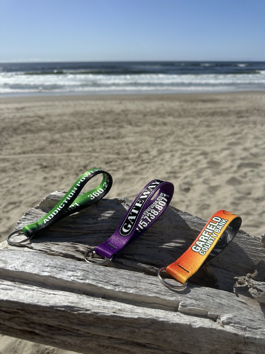 NWStraps's tweet image. 🌞🌊 Our custom key fobs are living the beach life! They’re durable, vibrant, and perfect for any adventure. Where would you take your key fob? Reply with your beach pics! #BeachLife #CustomKeyFobs #NWStraps #Branding #SummerFun