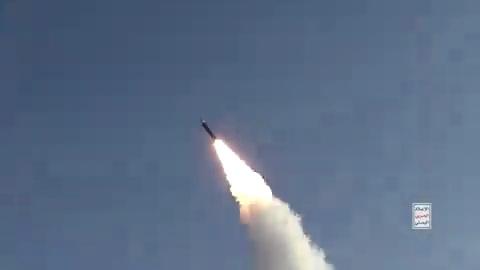 أول صاروخ يلبس الشال الفلسطيني في العالم

سلام ربي على وحدة التصنيع العسكري اليمني والتحية للمفصل الذي فصل الصاروخ..

#معركة_الفتح_الموعود_والجهاد_المقدس 
#لستم_وحدکم