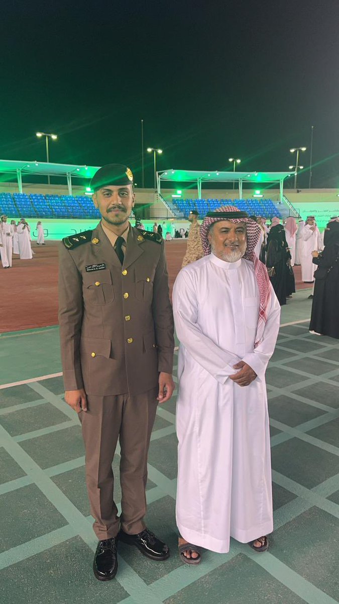 mas3794's tweet photo. الف مبارك للشاب : إبراهيم محمد ظافر ال فرحيه القرني تخرجه من كلية الملك فهد الامنية برتبة ملازم أول دعواتنا له بالتوفيق ويستاهل أبو محمد وإلى الأمام بإذن الله https://t.co/N9CpQd27kd