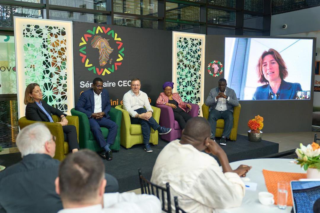 jerome_henique's tweet photo. 3 amazing days spent with the entire @orangeafrica ExCo at our CEO seminar in 🇸🇳, reflecting on the virtuous circle of how to better deliver, share, anticipate and transform. 🚀Thank you all for joining and thank you @SekouKDrame for having us! https://t.co/lYK4pM4wv6
