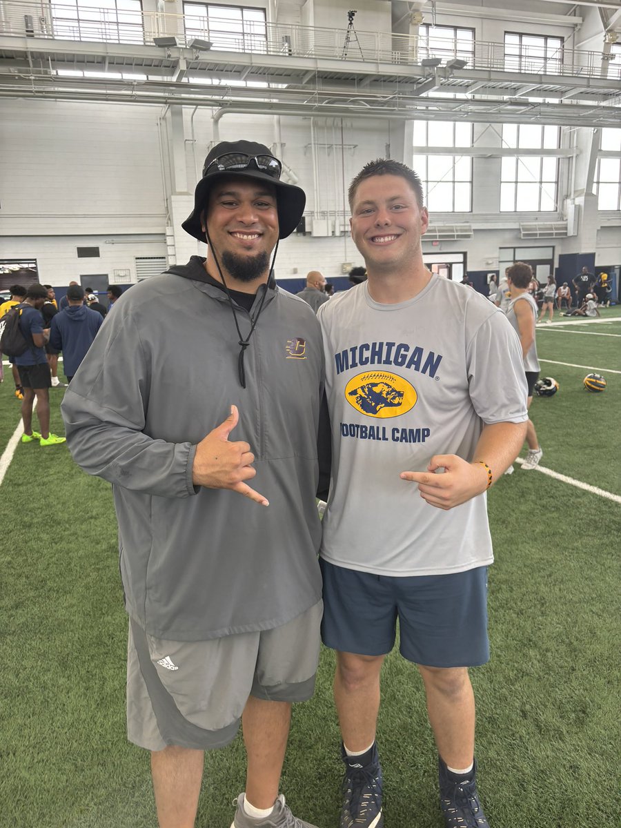 Aidan Woods (@aidanwoodsy) on Twitter photo Extremely blessed to say that I have received my first offer to play college football at Central Michigan!! Go Chippewas!! <a href="/Coach_Tavita/">Tavita Thompson</a> <a href="/coachbtorrey/">Brandon Torrey</a> <a href="/DannyWelke/">Coach Danny Welke</a> <a href="/AmburgeyCoach/">GarrettAmburgey</a> <a href="/CMU_Football/">Central Michigan Football</a> Extremely blessed to say that I have received my first offer to play college football at Central Michigan!! Go Chippewas!! <a href="/Coach_Tavita/">Tavita Thompson</a> <a href="/coachbtorrey/">Brandon Torrey</a> <a href="/DannyWelke/">Coach Danny Welke</a> <a href="/AmburgeyCoach/">GarrettAmburgey</a> <a href="/CMU_Football/">Central Michigan Football</a>