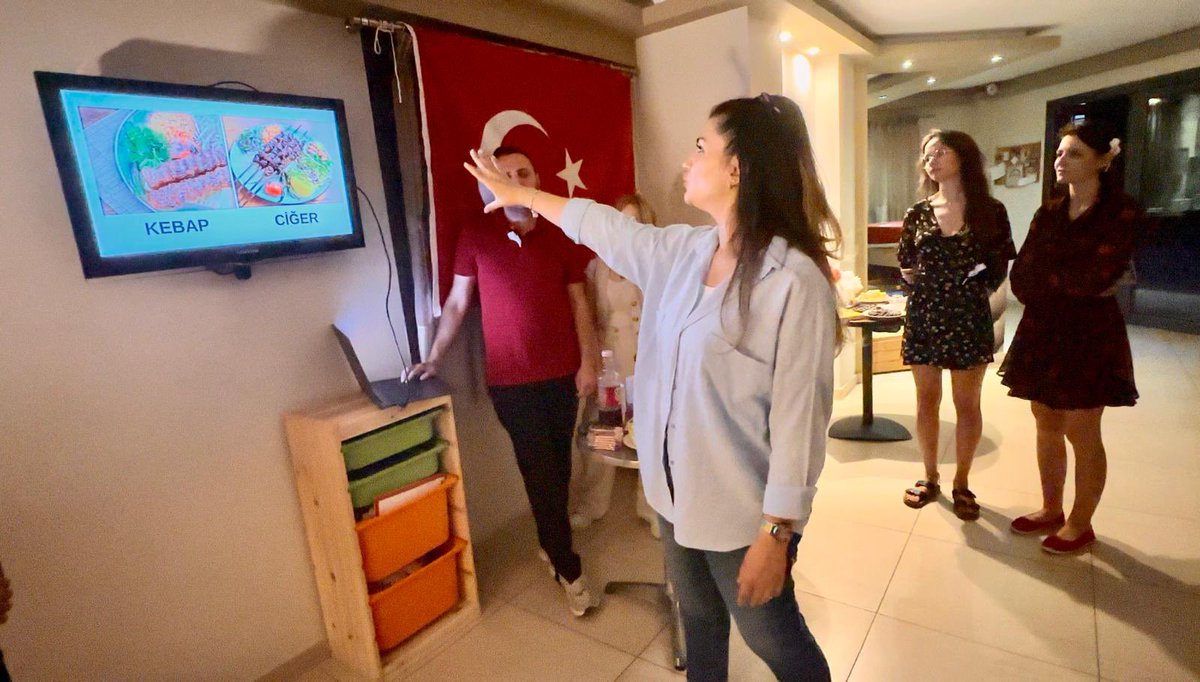 📍Yunanistan

“Youth Workers Select Volunteer Activists Of The Future” Gençlik Çalışanları Değişimi Programının kültür gecesinde Sakarya Gençlik Merkezi liderlerimiz, Türk kültürünü, yemeklerini ve geleneksel dansları diğer katılımcılara anlattılar.

#erasmus+