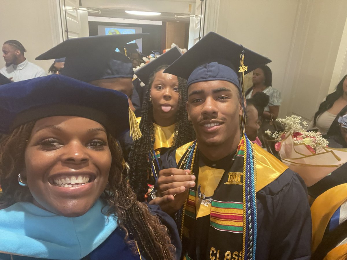 Dr. Double 👀 tweet media