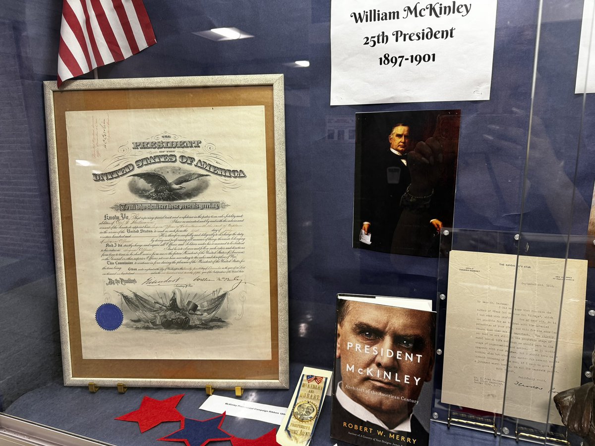 msmignone's tweet photo. The newest installation in the @jerichoms History Comes to Life Series. Meet the Presidents curtesy of our resident historian Mr Calo! #jerichoms @JerichoUFSD @esundb @_ChadGleason @saraballute https://t.co/5u0pnFOpxZ