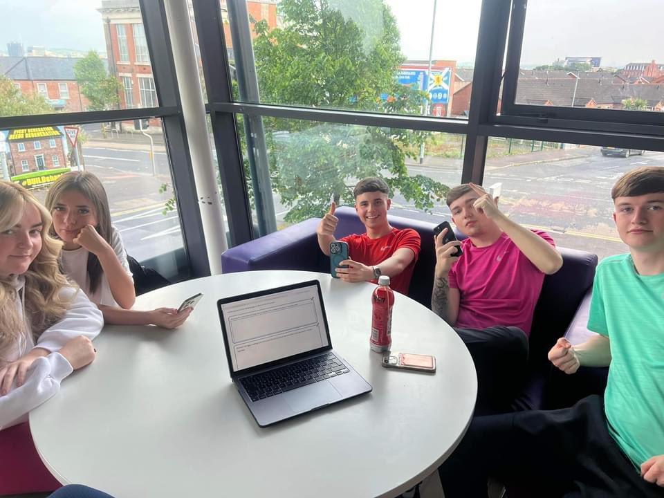 Rcitybelfast's tweet photo. YEAR 2 ⭐️ 

Brilliant night for this team as they have finally completed their Module 3 of @Foroige 📚 R young people have put in continuous commitment and effort over the last 2 years and we are very proud of them 👏 Next step… Graduation @QUBelfast 🎓 #RCITY #QUEENS #FOROIGE https://t.co/24k1Eyfb4u