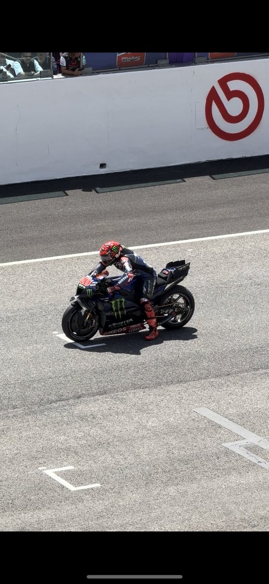 f1tania's tweet photo. Another pictures bc it HAS to be posted 😎 https://t.co/Hl4ZJWDDFO
