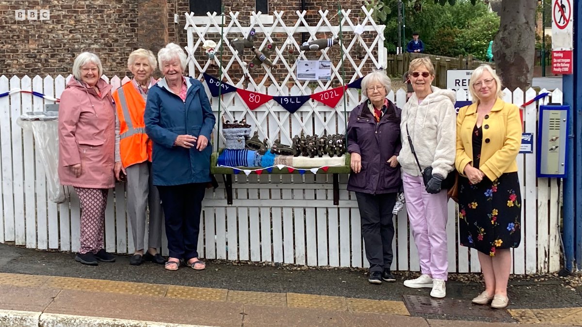 A thread 🧵 Nunthorpe and Marton Knitters pay tribute to #DDay80