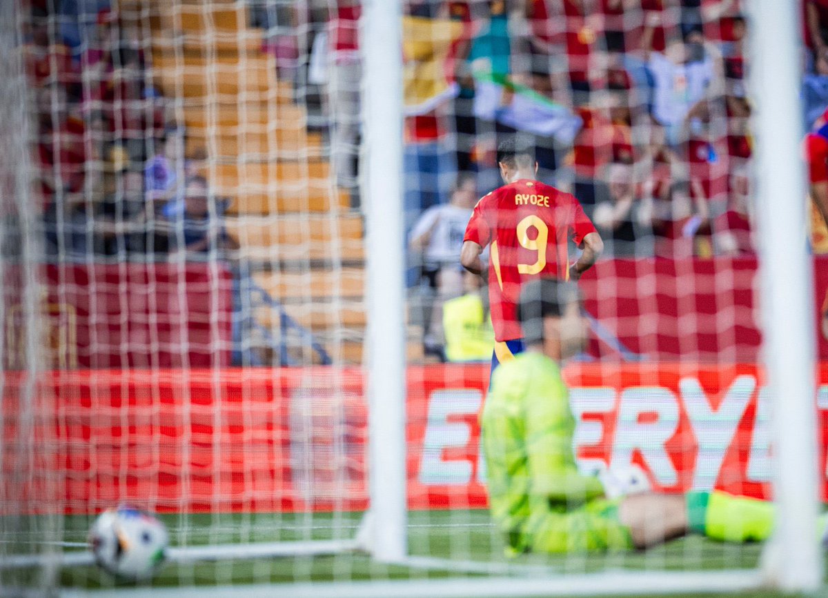 🔁 RT si crees que Ayoze irá a la #EURO24.

❤️ MG si crees que Luis de la Fuente lo dejará fuera de la lista.

#Ayoze <a href="/SEFutbol/">Selección Española Masculina de Fútbol</a> <a href="/AyozePG/">Ayoze Perez</a>