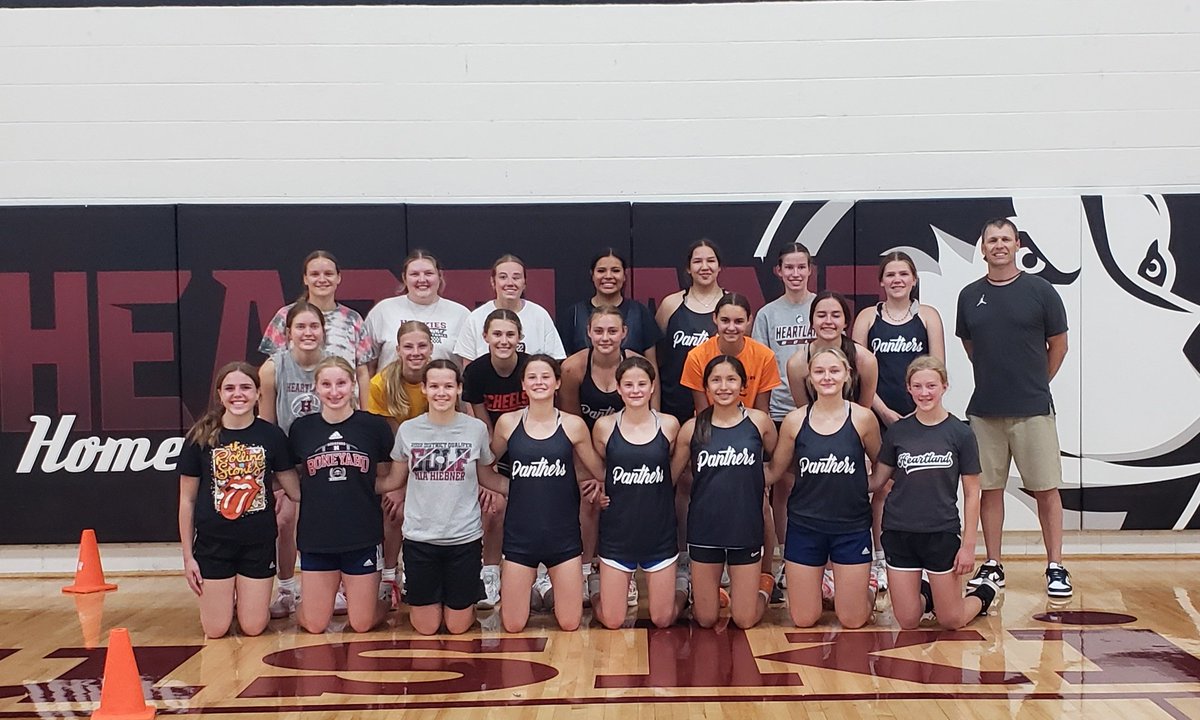 Coach_Kern's tweet photo. Thanks to Heartland and Bancroft-Rosalie for having me in Henderson today. Every day is a day to get better! These are some hard working girls. I look forward to following both teams this winter. Continued best this summer! https://t.co/lNxQdPabeX