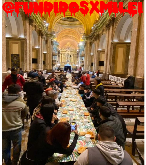 FUNDIDOSxMILEI's tweet photo. Catedral Metropolitana anoche. 1° vez en la historia..GRACIAS @JMilei x dicho récord‼️
⬆️Riesgo país
🚨Dólar 1.300
🚨China NO renueva SWAP: HAY Q PAGAR 5.000M u$s
🔥Se viene #DEFAULT + CAOS
Milei sigue LunaDeMiel cn Karina

ME IMPORTA TRES CARAJOS Leila Gianni Macri #GranHermano https://t.co/HfgIsY4rex