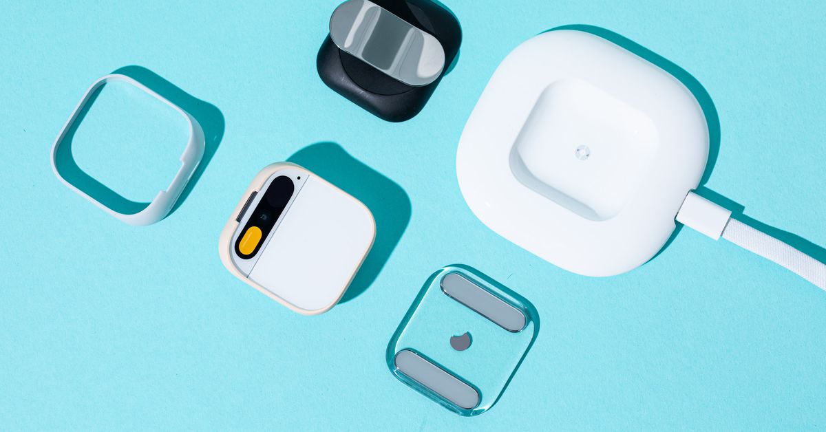 TalkAIToday's tweet image. ⚠️🇺🇸 Humane urges AI Pin owners to cease using its charging case now! Potential fire hazard detected in battery cells from a third-party vendor. Safety comes first! #AI #TechAlert