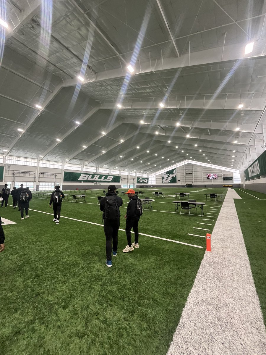 XavierFleming13's tweet photo. thank you @USFFootball for the hospitality! loved my time down here! @DistinctlyHis_ @TrueBuzzFB @modle1112 https://t.co/VmFluv4PCH