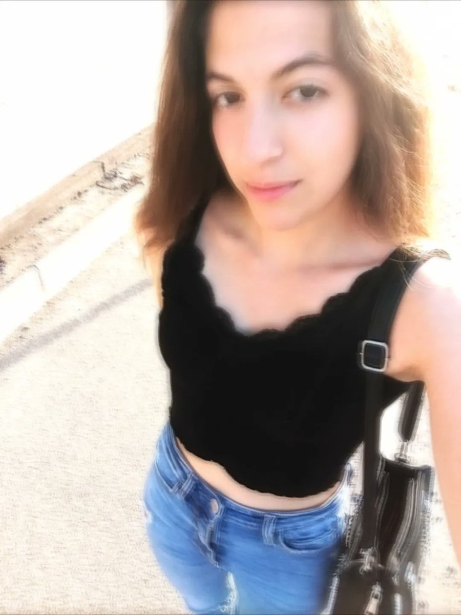 SToncsika's tweet photo. Jelentem még élek és nem tűntem ell😊❤️ https://t.co/YMgJdGg6gV