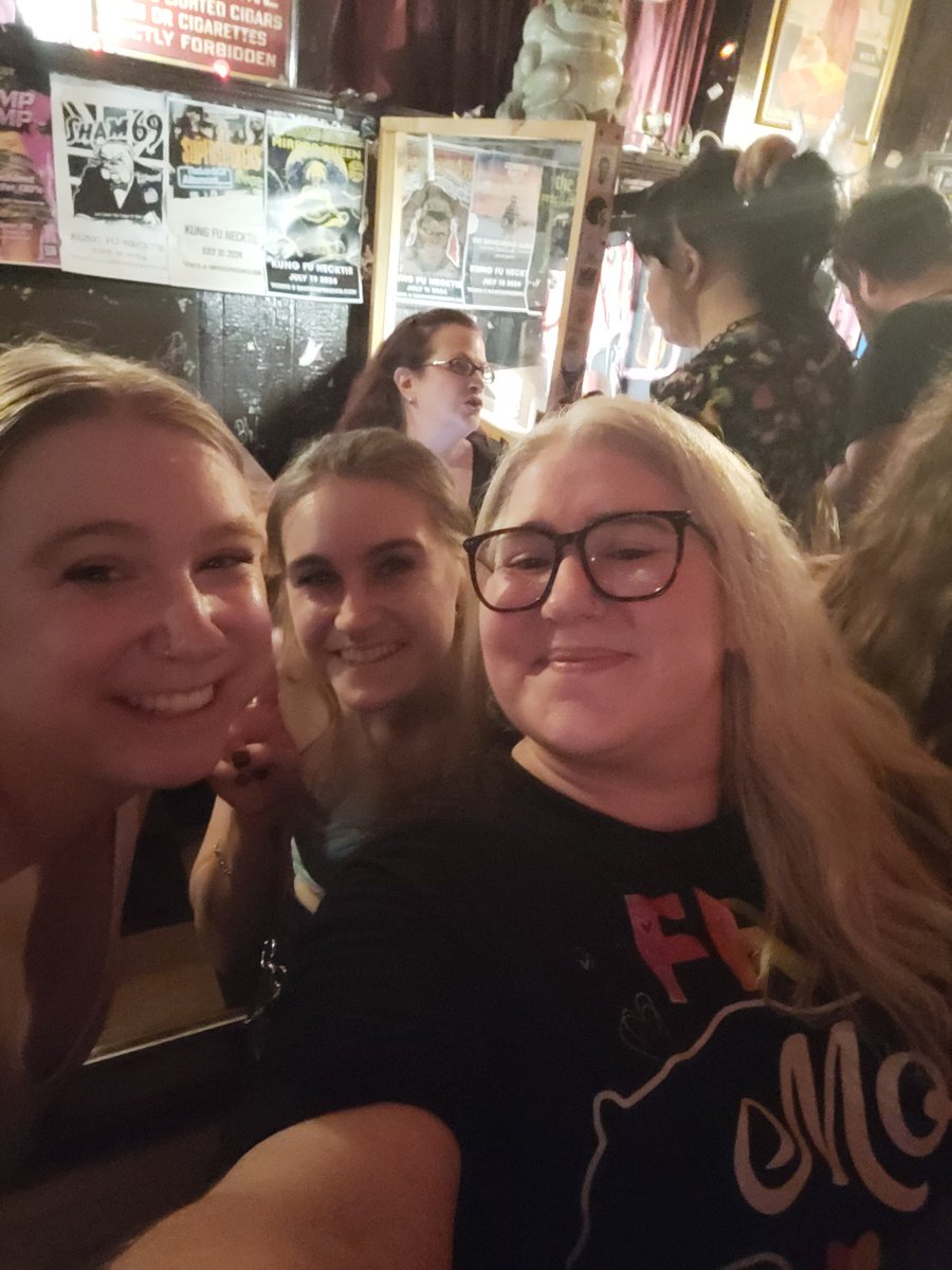 Graycious_Bear's tweet photo. ❤️🍑 https://t.co/9LmE07xeJn