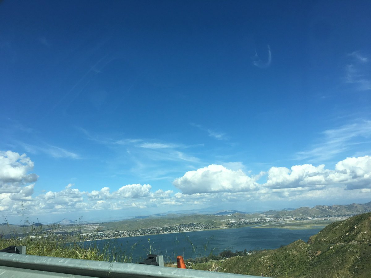 我认为全美国比较好的地方是南加州，从洛杉矶到圣地亚哥这一带的城市。气候好，水果多，安全，风景好、富裕程度，人文友好，生活方便度等都很好。