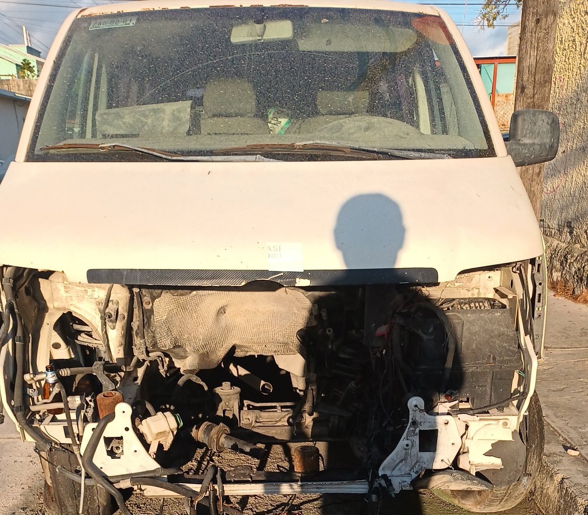 mgmc43's tweet photo. @TransitoBJ para reportar carros abandonados alrededor de cadetes de la patria de la región 101 entre Av r4 y r5 https://t.co/EqTsxK1sbe