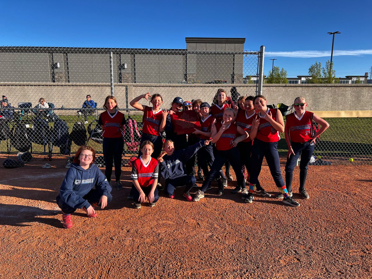 👏🏻👏🏻to Chestermere Boston Pizza <a href="/bostonpizza/">Boston Pizza</a> for feeding these hungry athletes in between their double header games! 🍕🍕🥎🥎 <a href="/MinorSoftball/">CalgaryMinorSoftball</a>