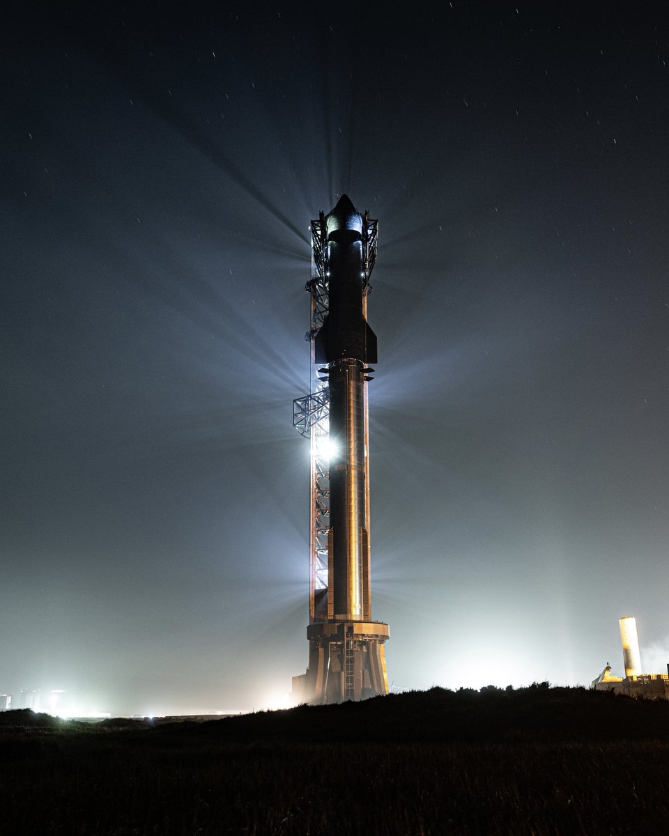 mdcainjr's tweet photo. #Starship is expected to launch early tomorrow morning to support the fourth test launch.

Hopefully we get clear skies during liftoff!

📸 by me for @SpaceflightNow 

#SpaceX #IFT4 https://t.co/pqnIMvjvTH