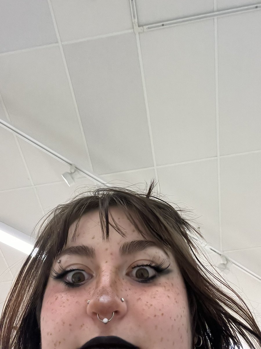 ๐ toilet clogging slut ๐ tweet media