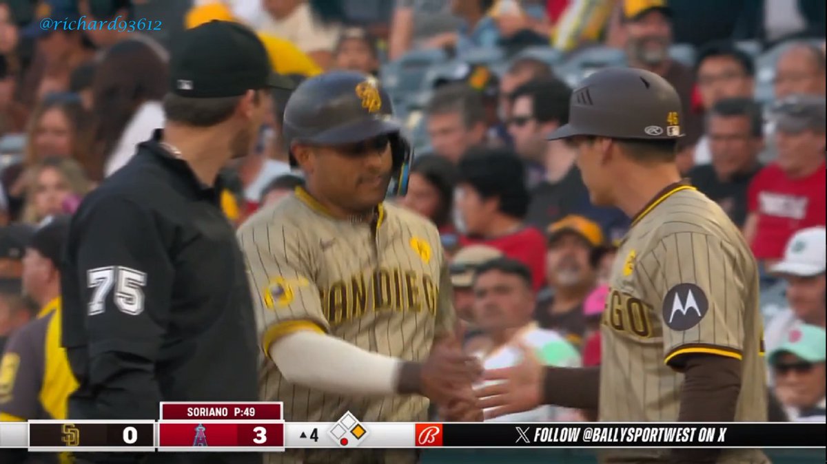richard93612's tweet photo. Por lesión de #MannyMachado reempalza @DonovanSolano17 (paisano) en el juego #SDvsLAA de #MLB para #MLBXxESPN en #ESPN. Exclusiva #ESPNenStarPlus/#MiraloEnStarPlus, panas @FerAlvarez /#YPerfecto-#FerPlay y @TapaNava.
#LetsGoPadres #Baseball #Béisbol #LasMayores https://t.co/cTfvBsNoZp