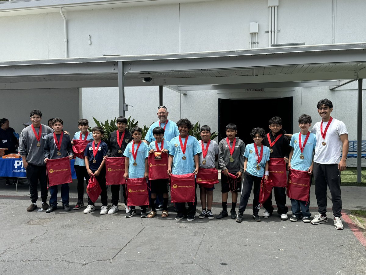 WESDolphins's tweet photo. Principal for the day Leo enjoyed today and we got to recognize our Soccer Team! El Director del Día Leo disfrutó del día y reconocimos al equipo de soccer. #NMUSD https://t.co/eMV0oQufZp